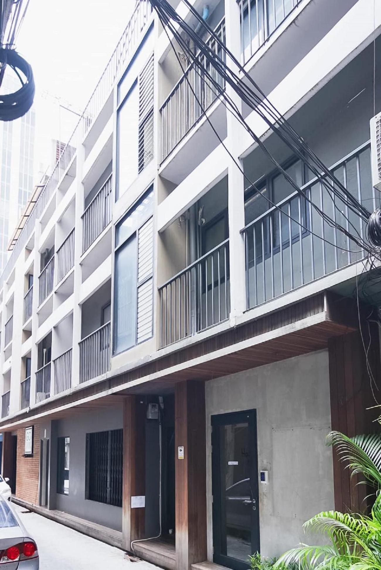 X Go Inn Silom Road -Bts Saint Louis Bangkok Eksteriør billede